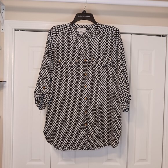 Oh Mamma Tops - 3/$18 or 5/$25 Oh Mamma Black/Tan Long Sleeve Top Size Large